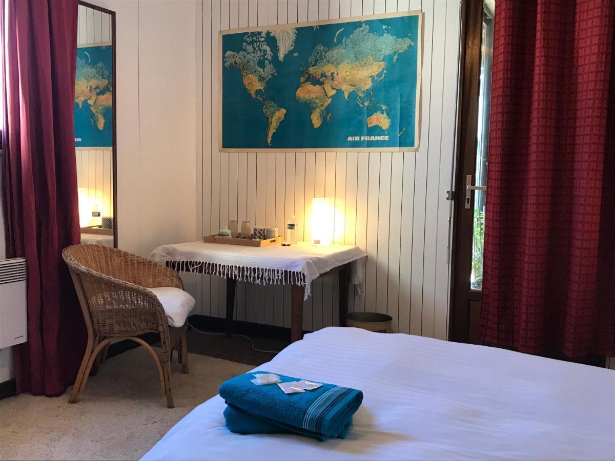 Chambre, Terrasse Et Piscine De L'Impasse Du Pressoir Le Cres Bagian luar foto